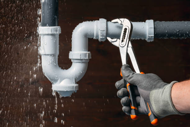 Professional Leak Detection technician working in Windsor Heights, IA